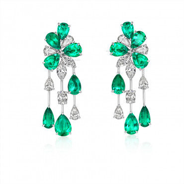RichandRare-COLLECTOR-PAIR OF EMERALD AND DIAMOND PENDENT EARRINGS
