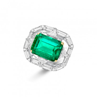 EMERALD AND DIAMOND RING