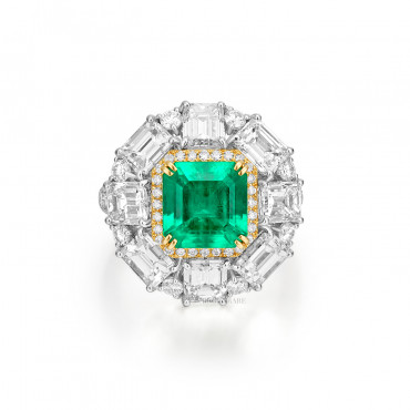 EMERALD AND DIAMOND RING
